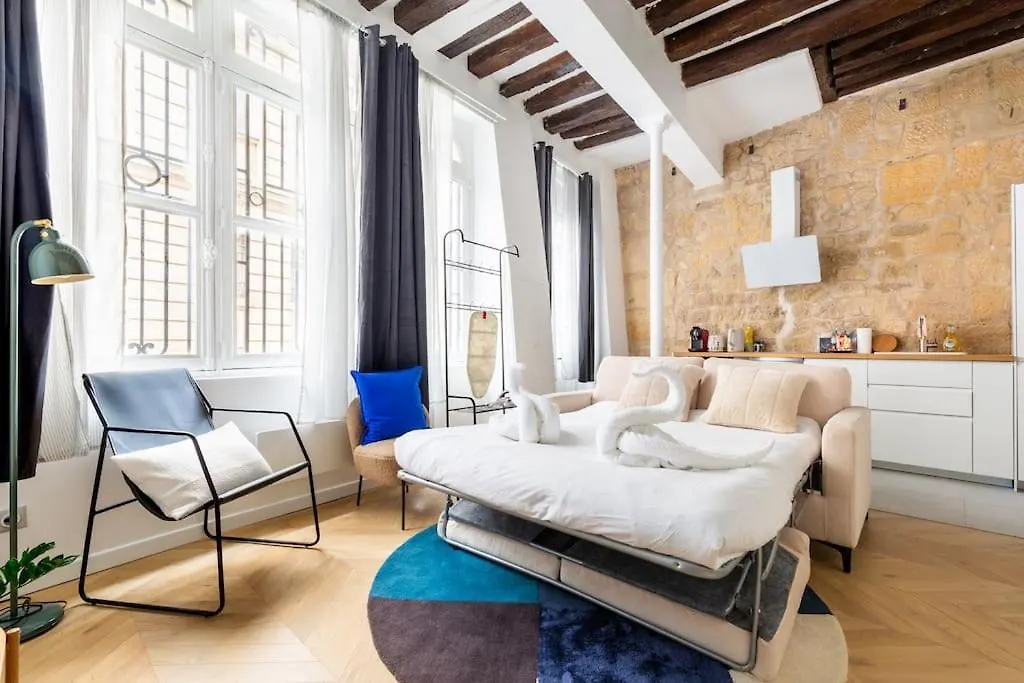 Typical Parisian Apart#Quatier Latin#Notre Dame# France